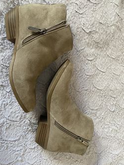 Boots Size 2 Slightly Worn 