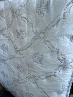 2yr used King Size Mattress - Great condition