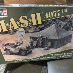 M*A*S*H 4077th Hospital Medical Scene & figures 1/35 Scale Revell Kit