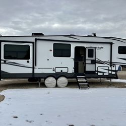 2021 Forest River Flagstaff Super Lite 5th Wheel 