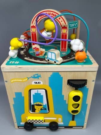 New FAO Schwarz Busy City Wooden Activity Cube Learning Toy Baby Toddler