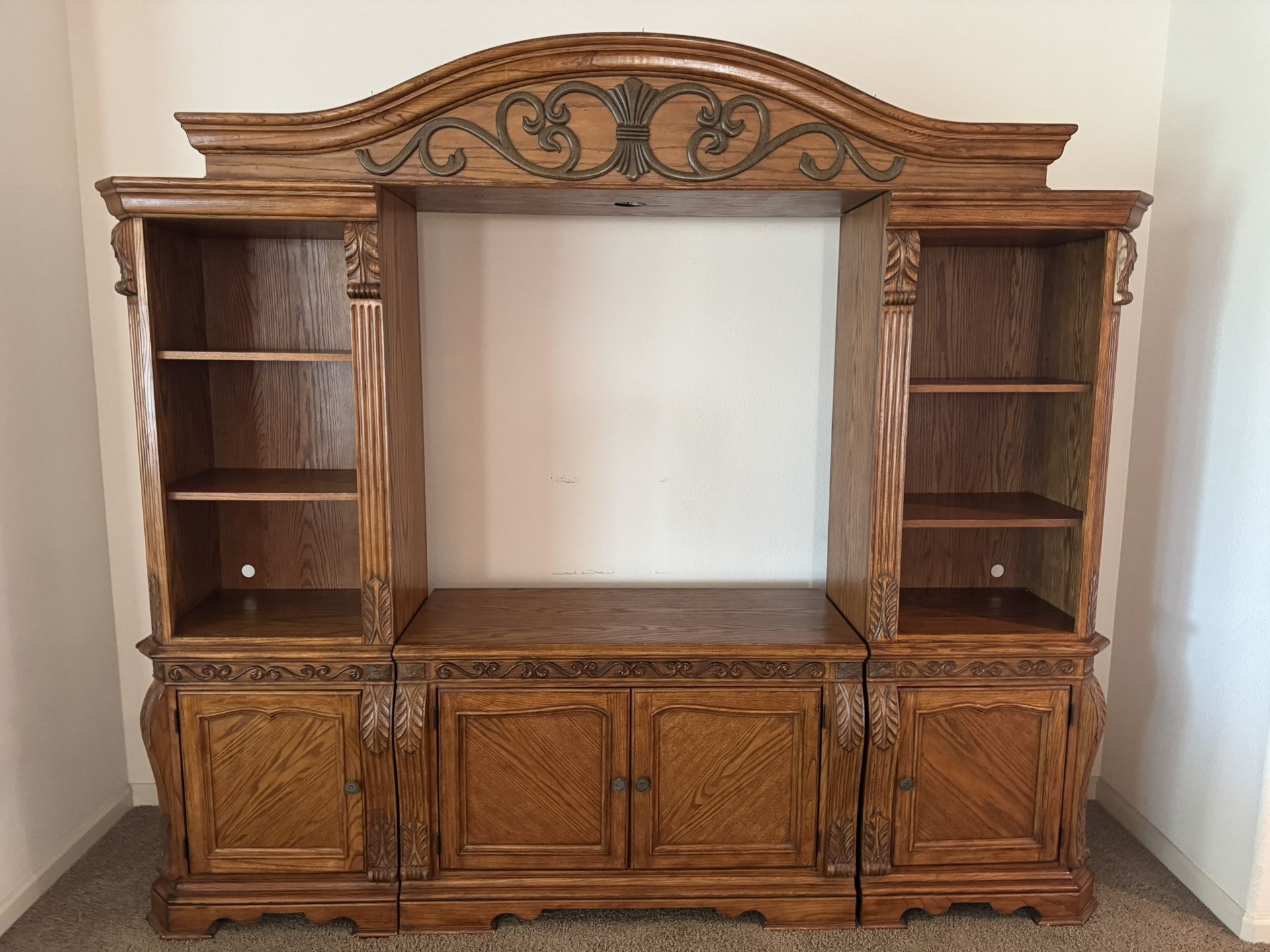 Entertainment center