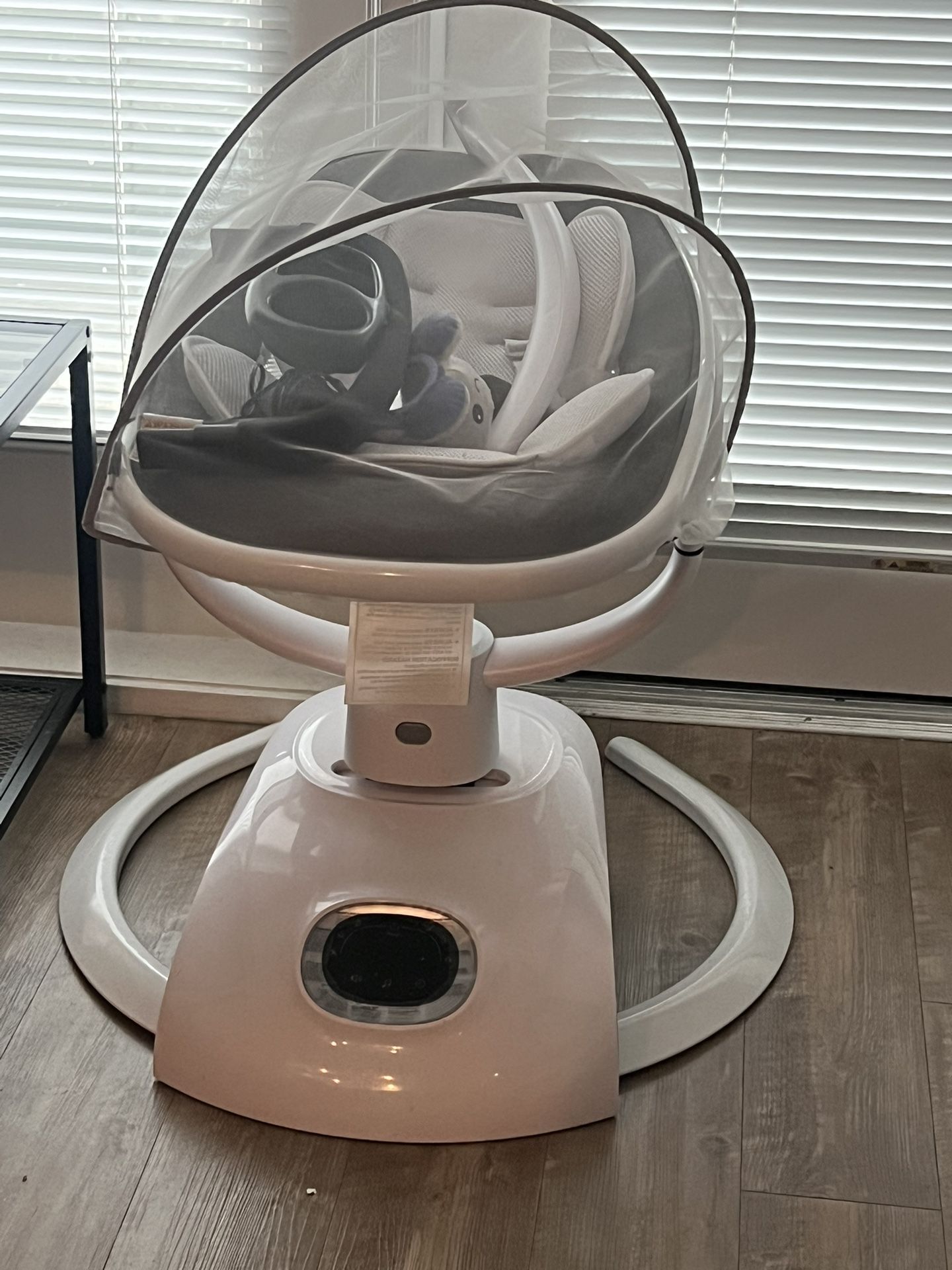 Electric baby Swing PRICE NEGOTIABLE