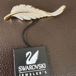 Gold Tone Swarovski Cristal Rhinestone Brooch New In Box, $25 