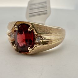 10k Gold Garnet & Diamond Ring 