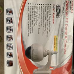 NEW Foscam FI8919W Outdoor Wireless Pan/Tilt IP Camera with IR-Cut Off