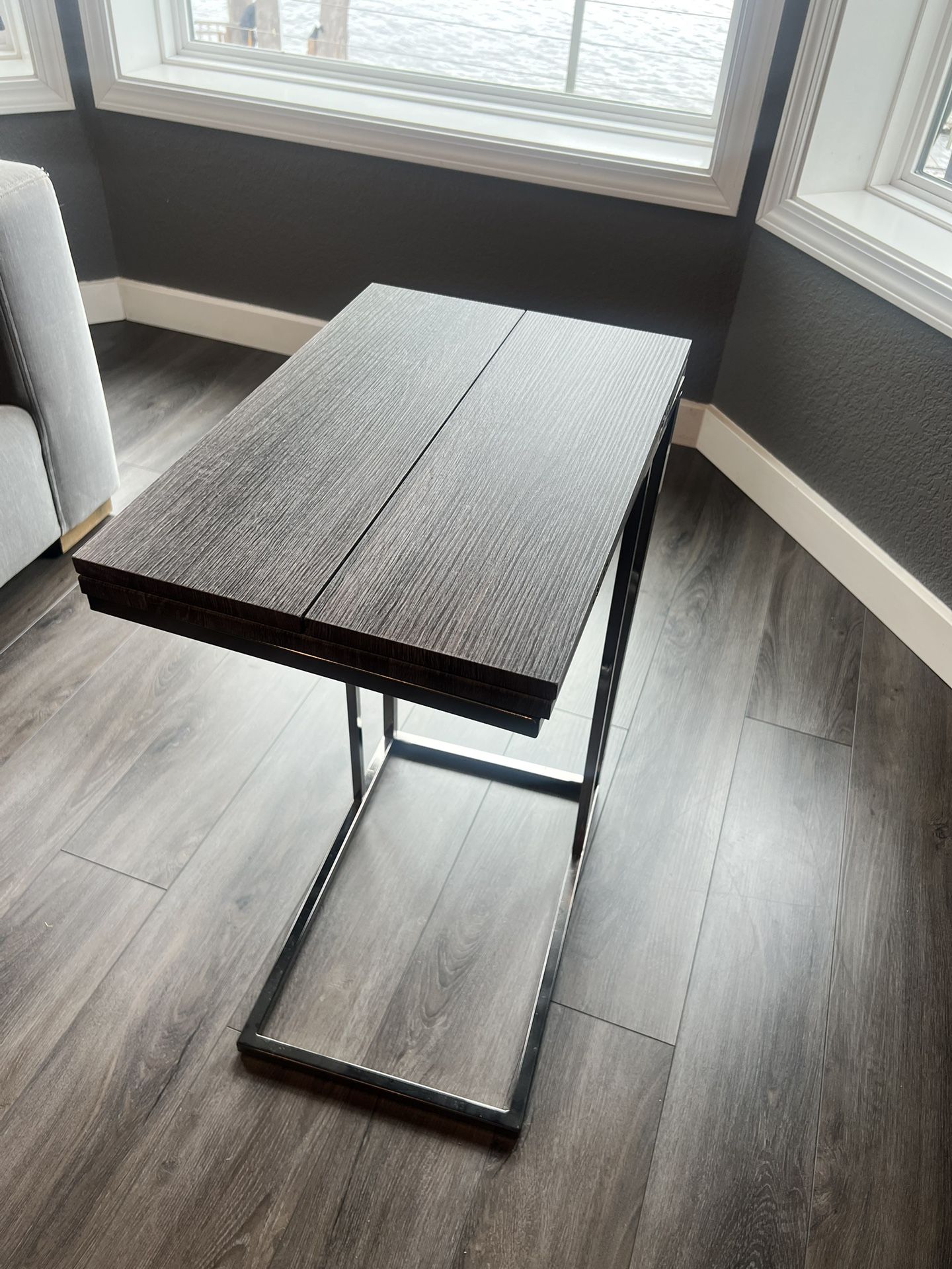 C Table / End table
