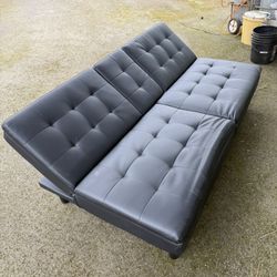 Black Futon 