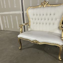 WHITE LOVESEAT COUCH