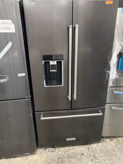 Kitchen aid French door in black stainless counter depth floor model