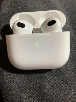 AirPod 4s