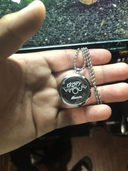 IlliminateXkrispy media necklace