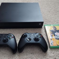 Xbox One X Bundle 