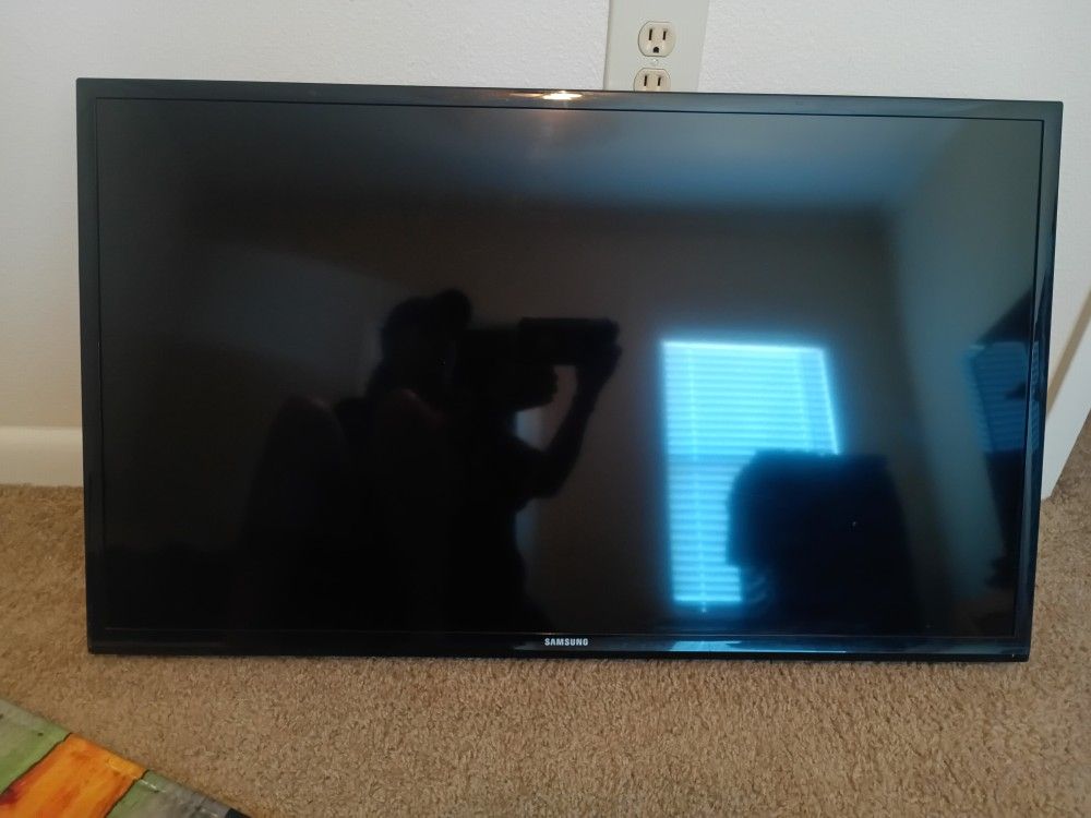 38" Samsung TV