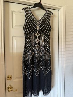 Flapper dress In Black And Silver With Head Dress