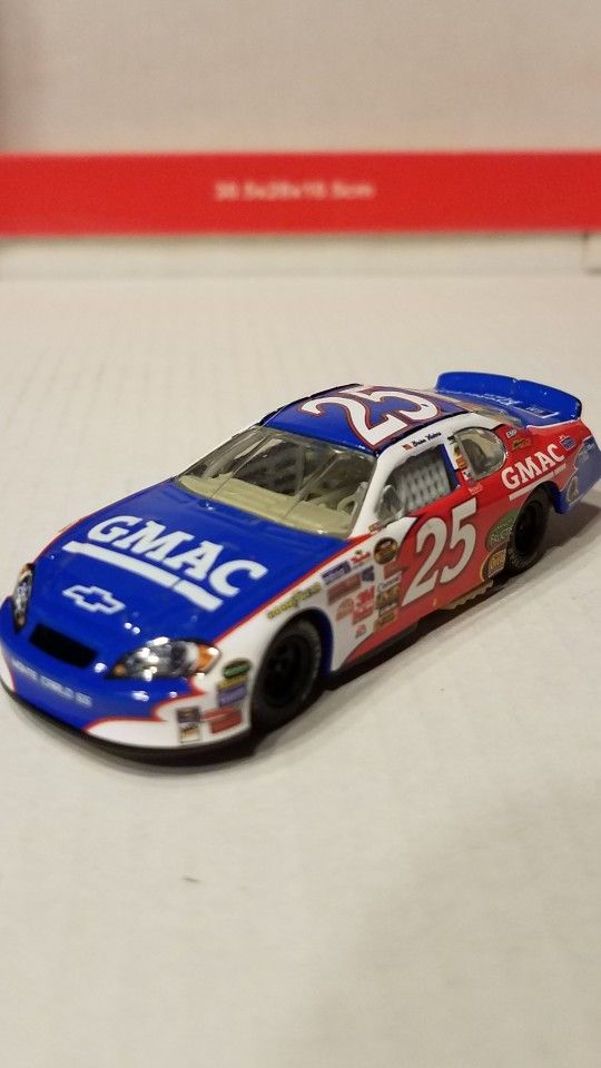 Diecast 2005 Monte Carlo GMAC 25 Car