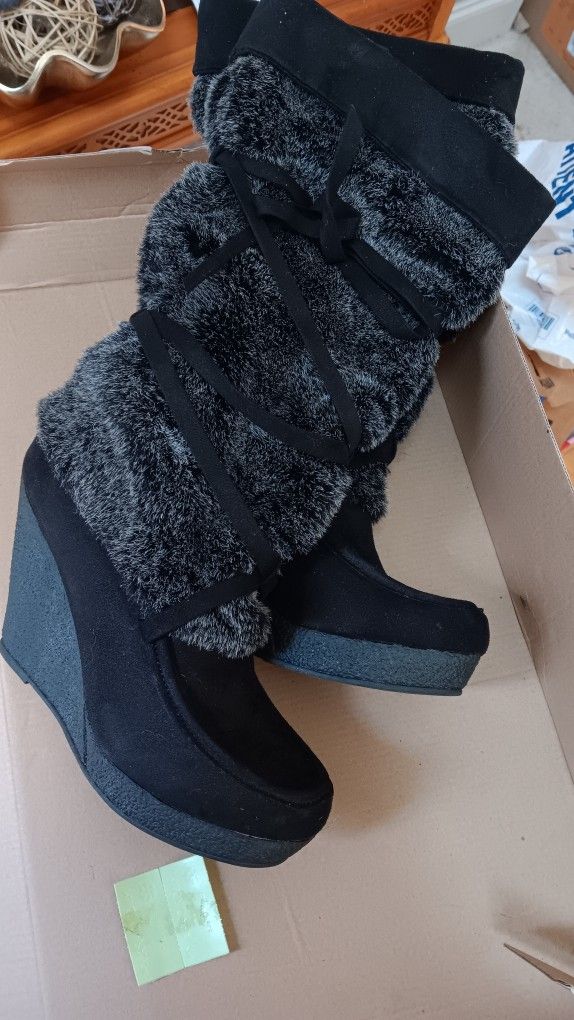 Decree Women's Faux Fur Wedge Boots Black And Brown