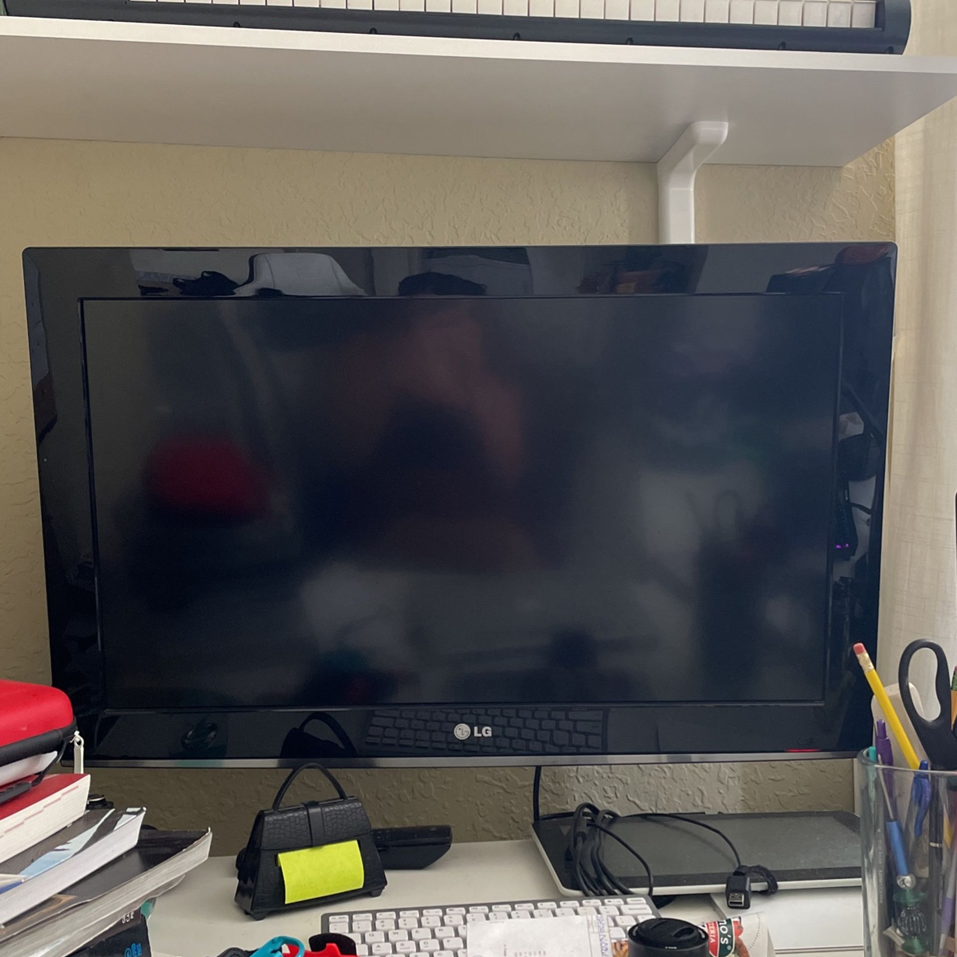 LG Monitor 36”