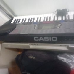 2 Pianos
