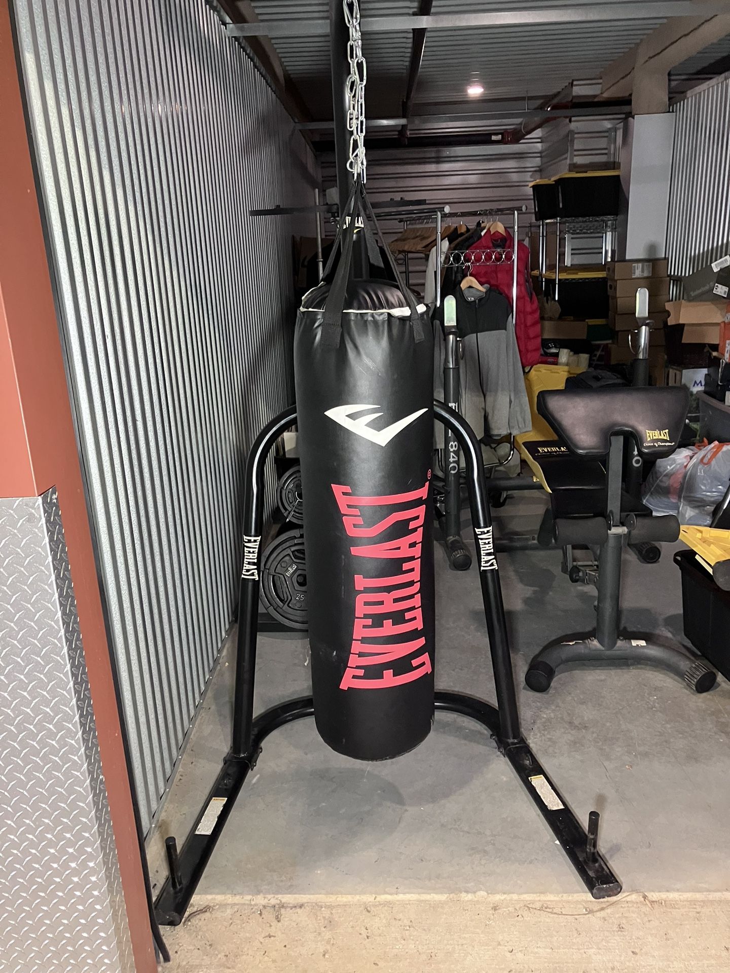 Everlast 75 Pound Bag with Stand