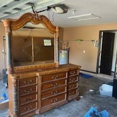 Dresser With Mirror