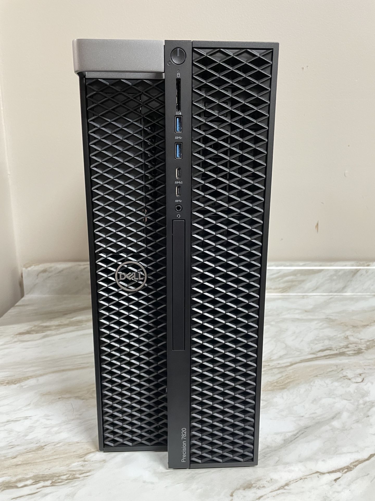 Dell Precision T7820 WS PC 2x Xeon Silver 4110 16 Core + 24" Dell P2422H New Monitor