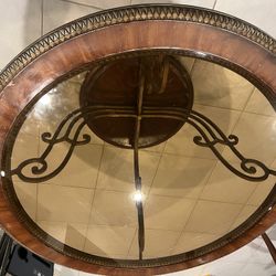 4 Seater Dining Table.  Glass & Wood Combo