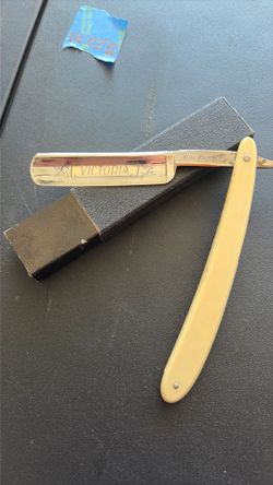Victoria 400 straight razor