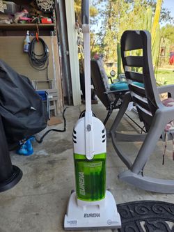Eureka The Boss Mini Upright Vacuum