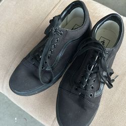 Vans practically new are  9 men's 