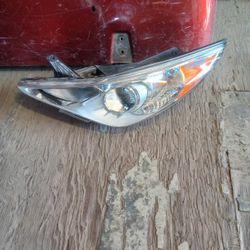 2011 - 2014 Hyundai Sonata Left Headlight