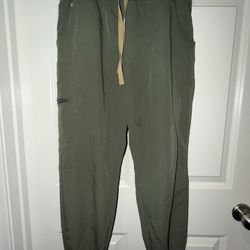 Figs Women’s Moss Zamora - Petite Jogger Scrub Pant Small