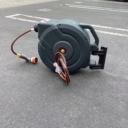 NEOTEC Retractable Garden Hose Reel 1/2 inch x 100ft - Wall Mounted Heavy Duty Hose Reel with 3/4 Inch Brass Fittings & 9-Pattern Nozzle