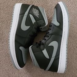 Wmns Air Jordan Retro 1 Mid "Shadow " Size 10.5wmns/9 Men 