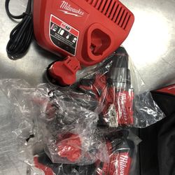 Milwaukee M12 Fuel Drill Set 