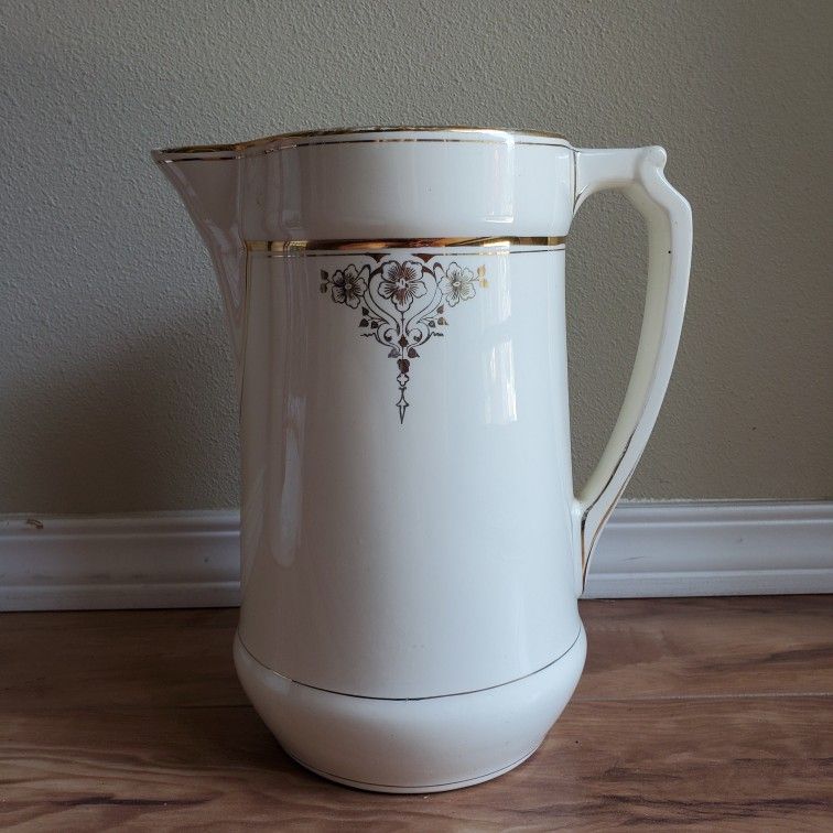 Large Art Deco/Art Nouveau Style Boch Frêres La Louviere Flandria Cream and Gold Bath Pitcher