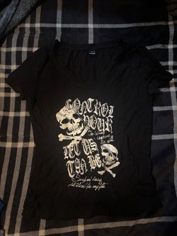 Black Skull Graphic T-Shirt