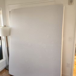 Queen Mattress Tuft&Needle