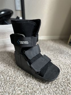 United Ortho Boot (left)