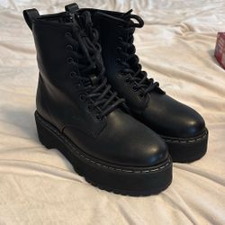 Steve Madden Boots