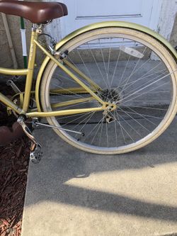 Pastel yellow hotsell cruiser bike