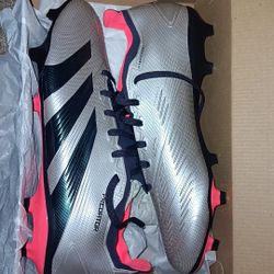 PREDATOR Leauge FG Cleats