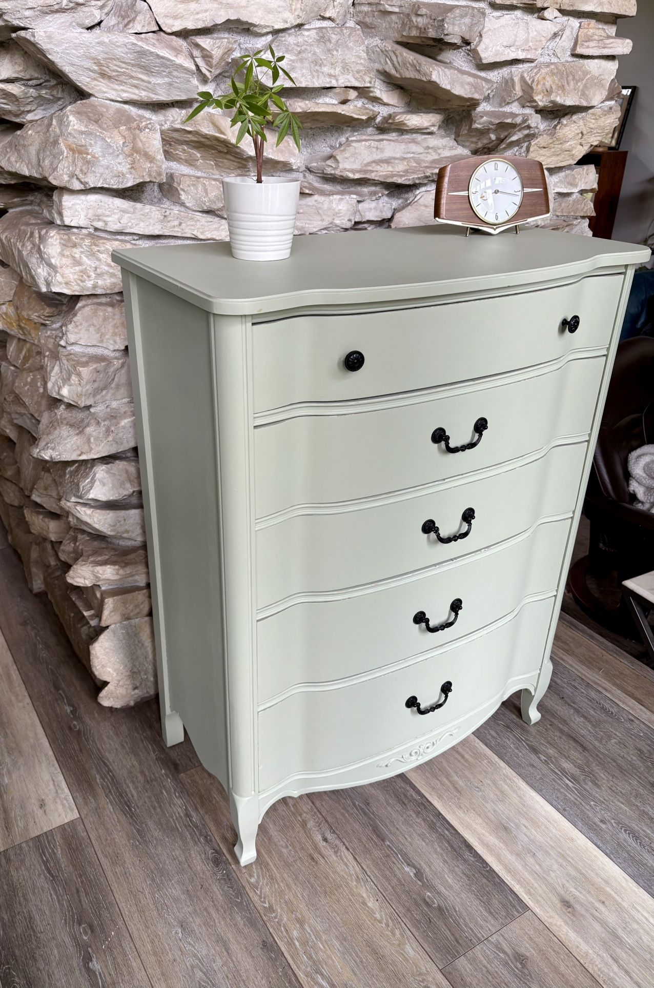 🌟Vintage Treasure! 5-Drawer Dresser🌟