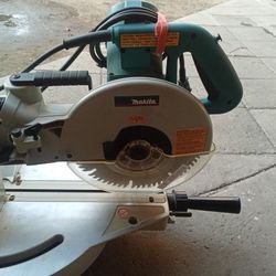 Makita Table Saw 