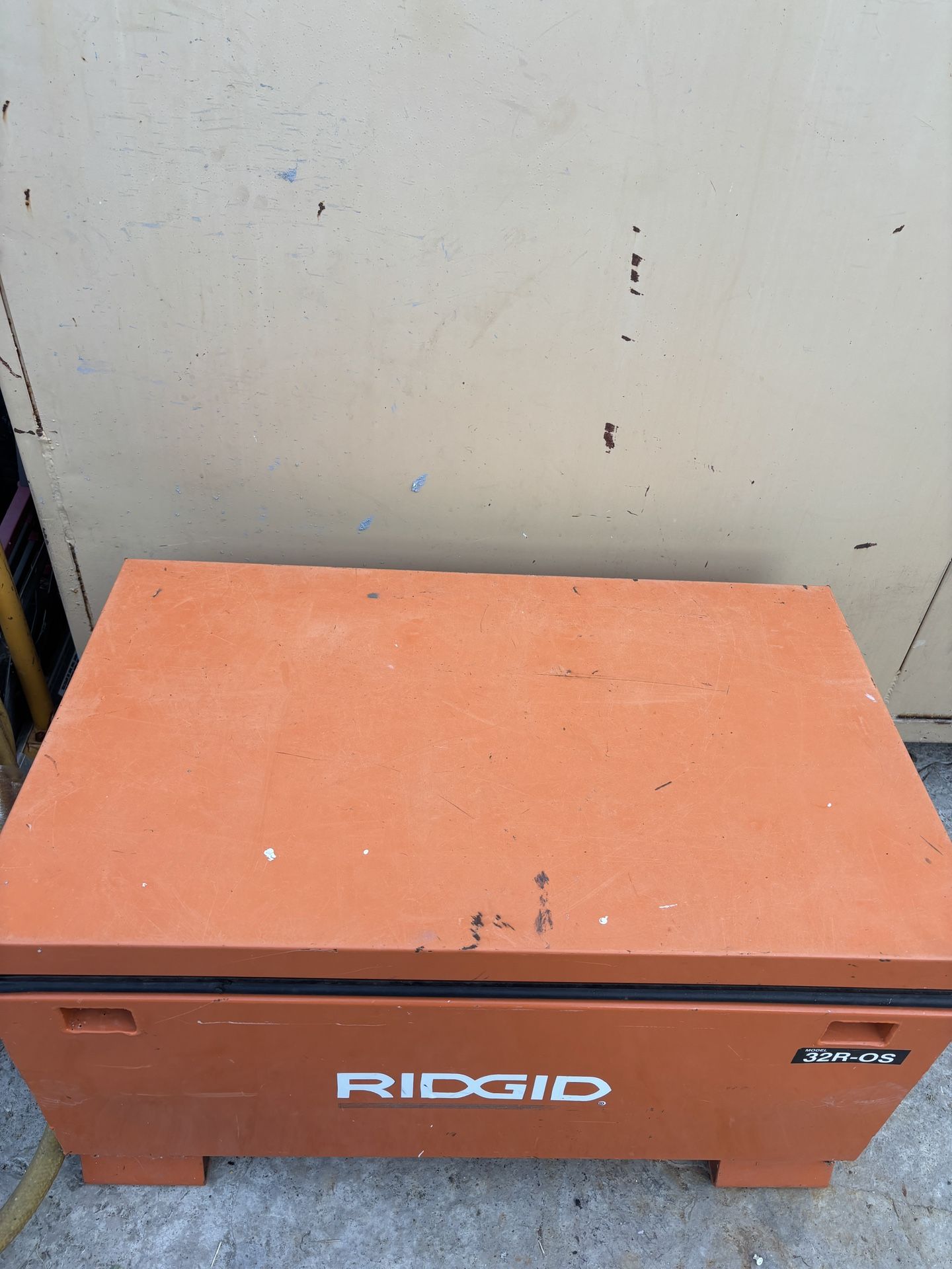 RIDGID 32 in. W x 19 in. D x 18.25 in. H Portable Storage Chest Jobsite Box