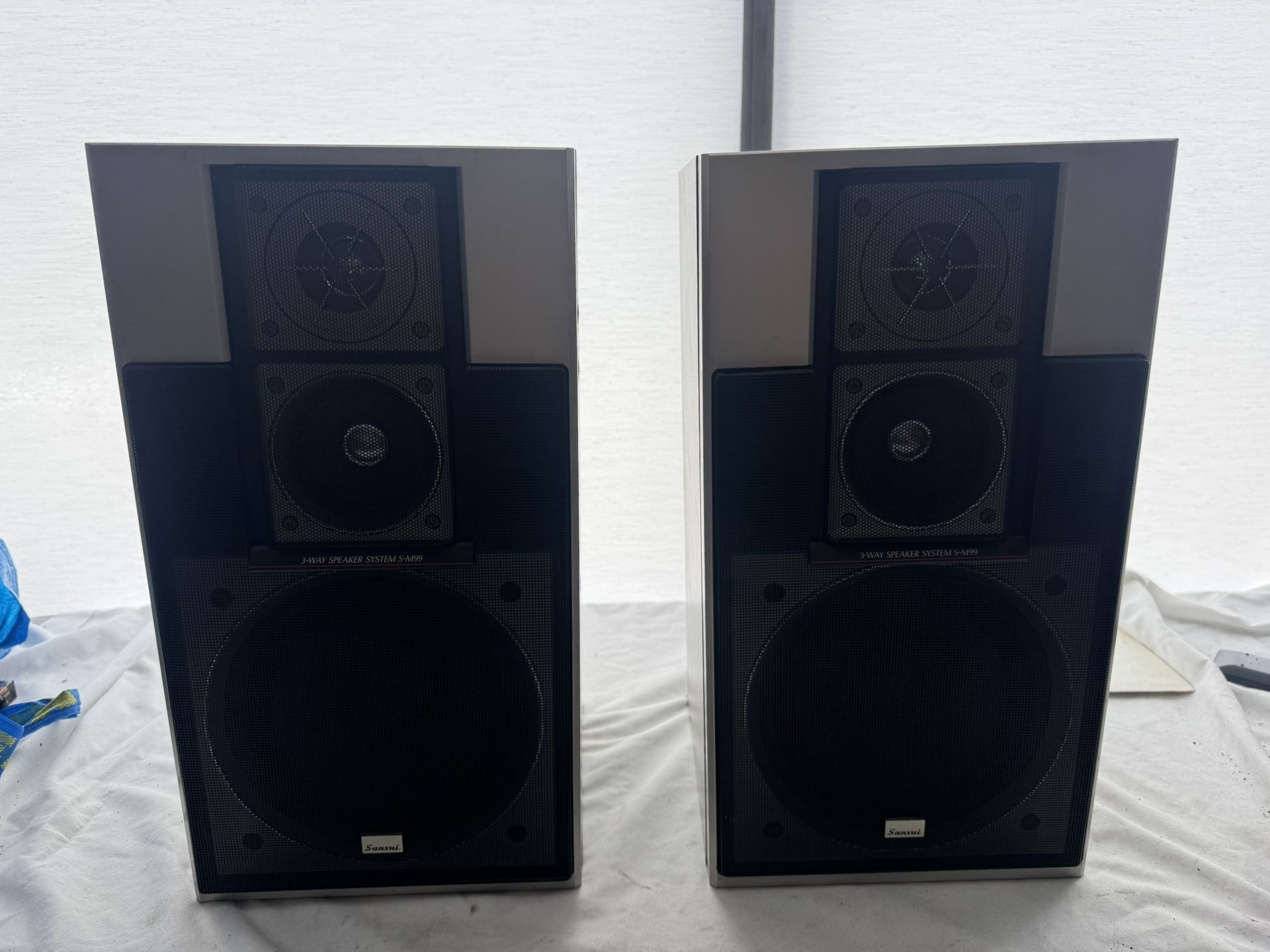 Vintage Sansui Bookshelf Speakers