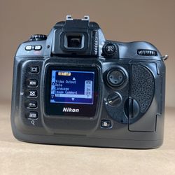 Nikon D100 6.1MP Digital SLR DSLR Camera