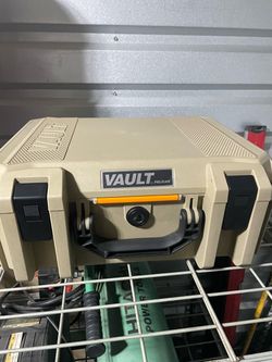 Pelican vault