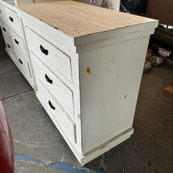 Bedroom Set  Tv Stsnd/dresser & Nightstand