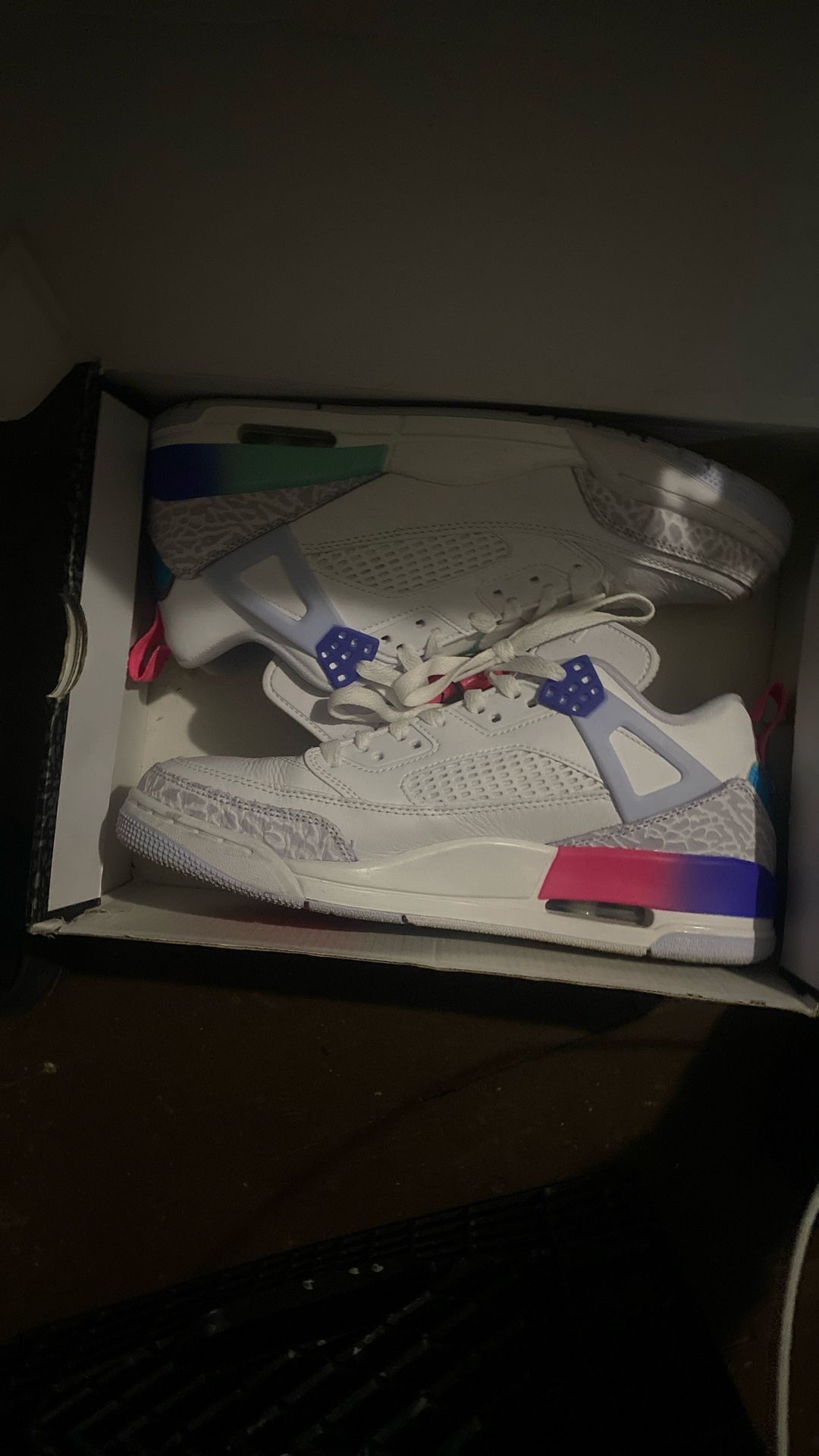 Jordan Spizike Low